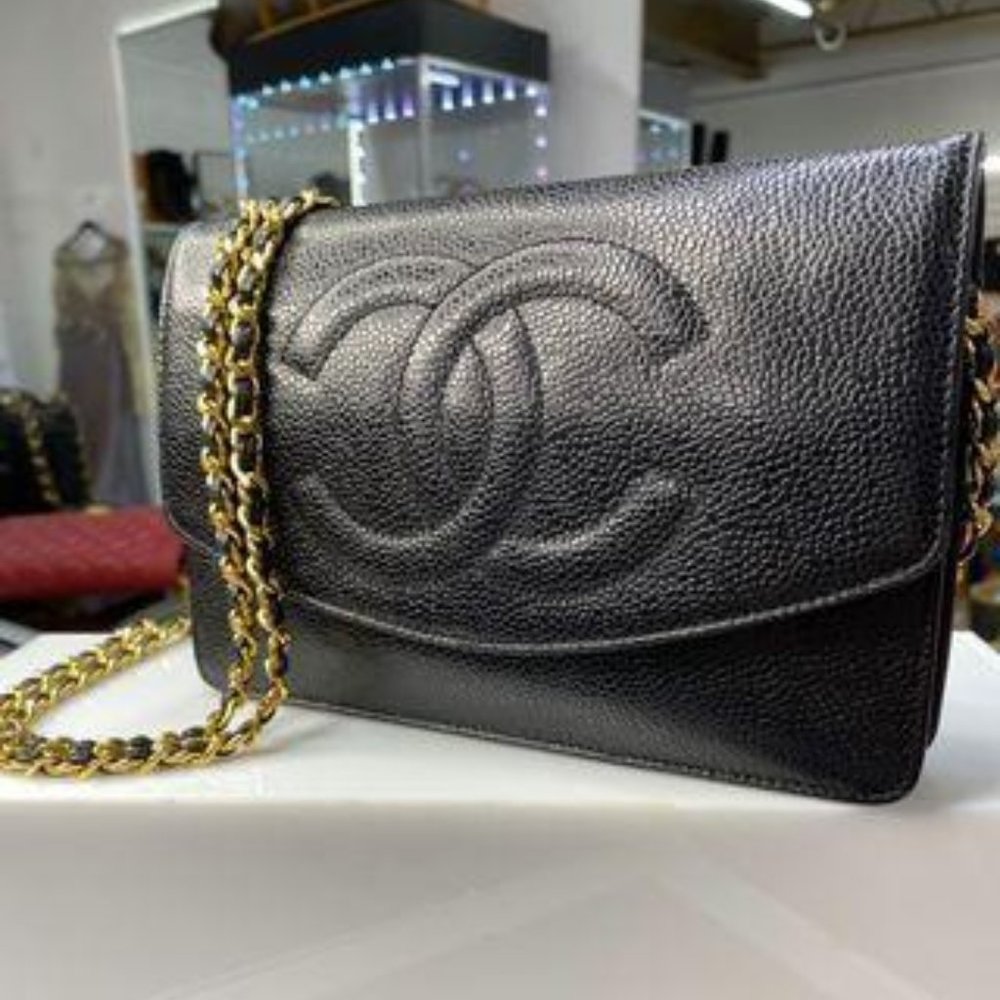 Chanel Caviar Timeless CC Wallet on chain